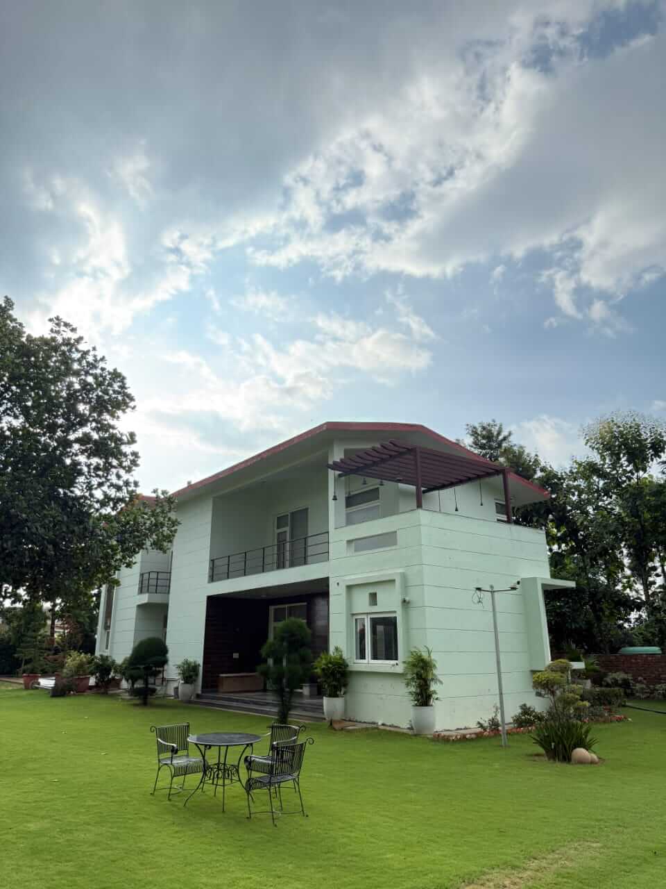 Luxury Private 3 BHK Farmhouse With Pool In Manesar- FVB 107