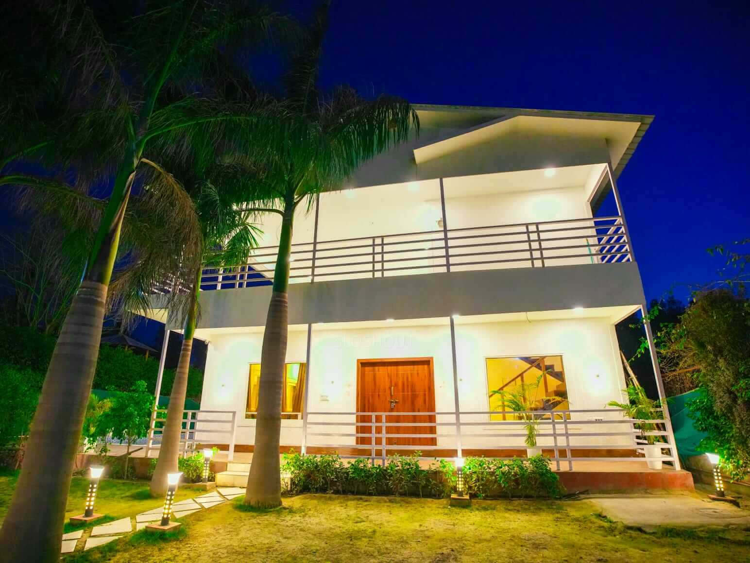 3 BHK Farmhouse in Noida Sector 135 for party- FVB 111