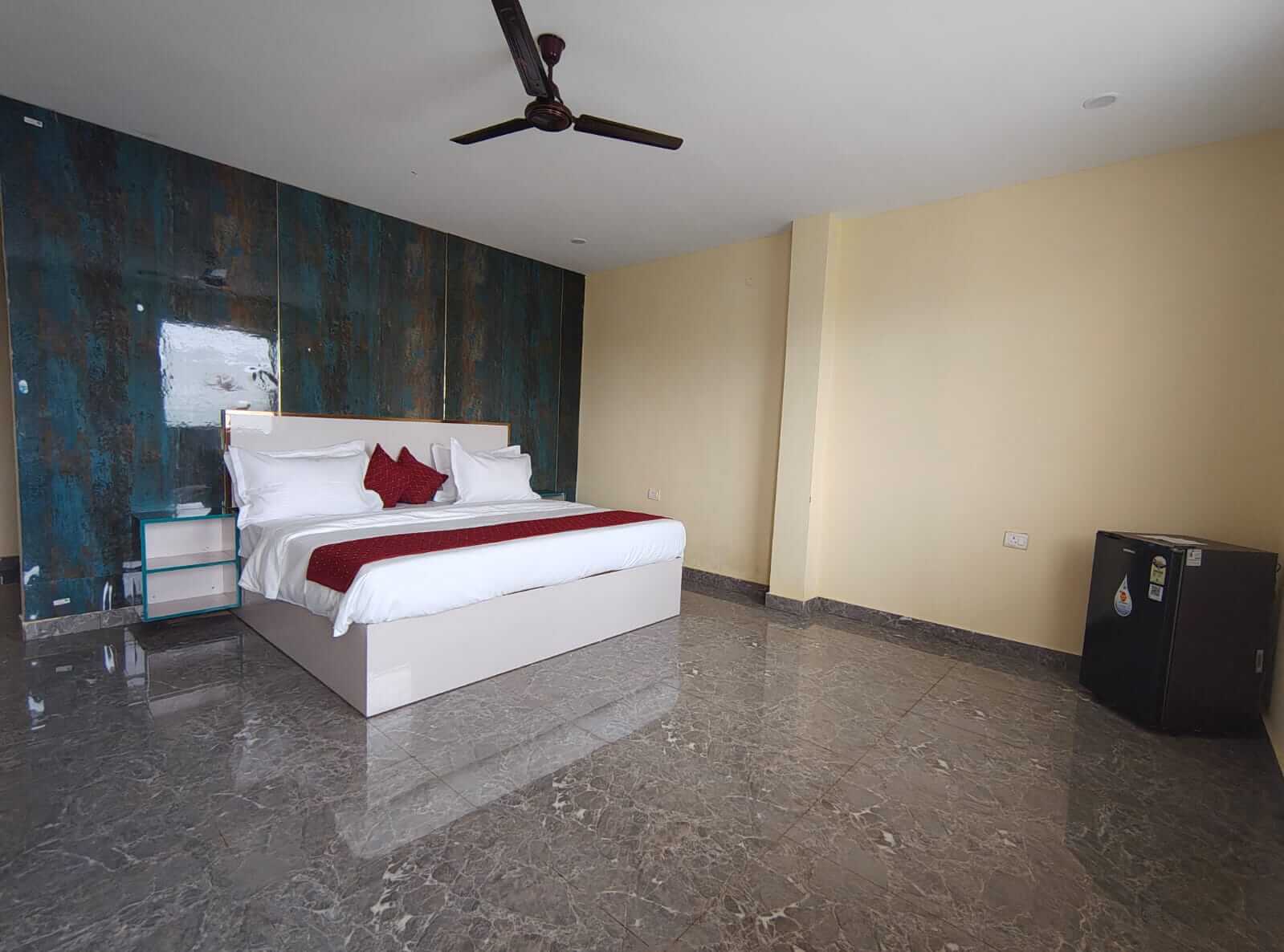 Luxury 4 BHK T A G Farmhouse in Noida Sector 151- FVB 114 - Image 5