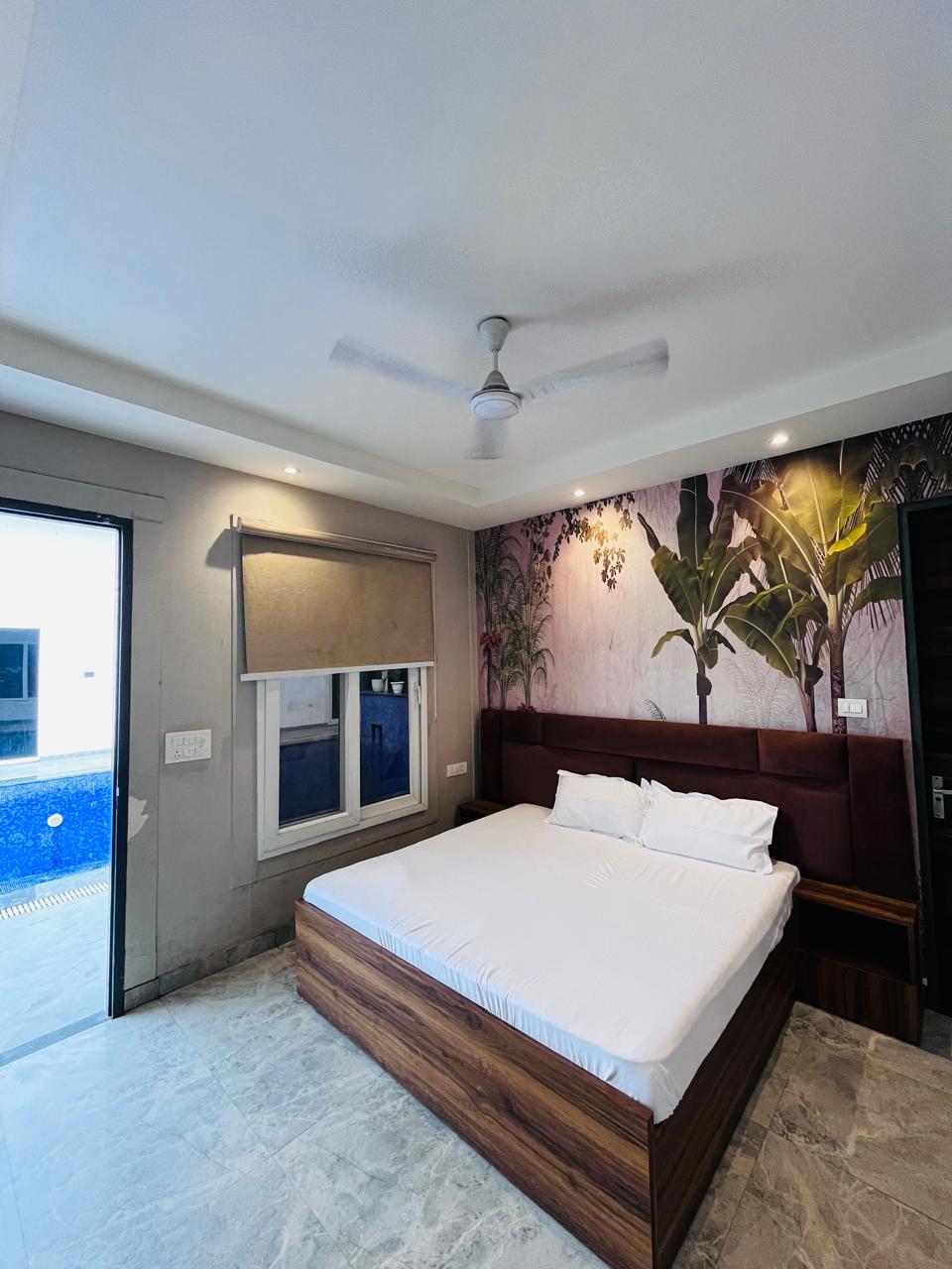 Private 5 bhk farmhouse in Noida Sector 128 with pool- FVB 117 - Image 4