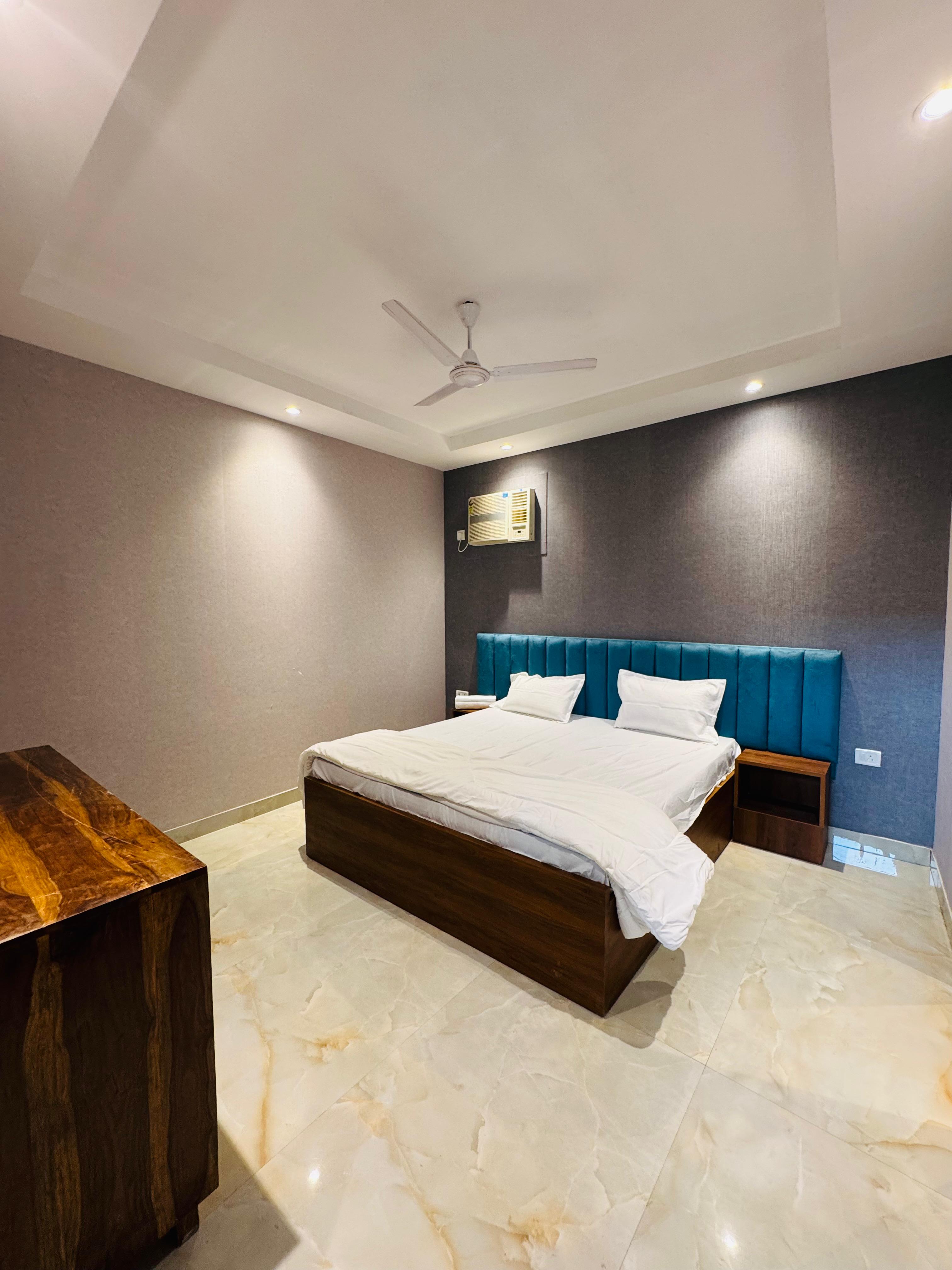 Private 4 bhk farmhouse in Noida Sector 128 with pool - FVB 120 - Image 5