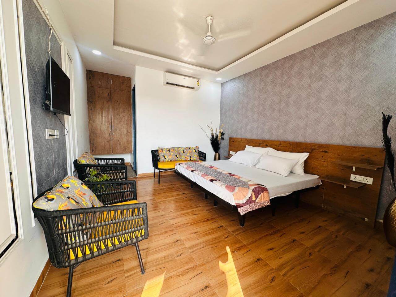 Luxury 10 bhk farmhouse in noida sector 135- FVB 122 - Image 4