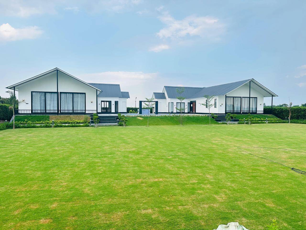 Luxury 6 BHK farmhouse With Pool in Noida Sector 135- FVB 123 - Image 2