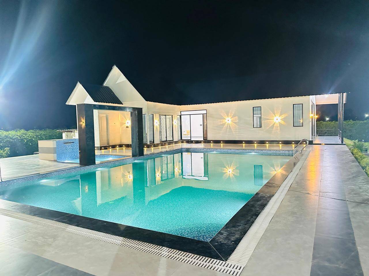 Luxury 6 BHK farmhouse With Pool in Noida Sector 135- FVB 123 - Image 3