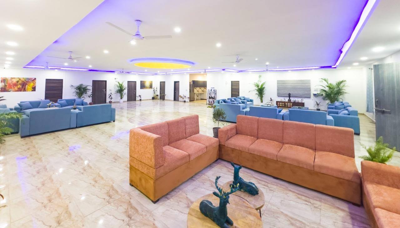 Luxury 6 BHK farmhouse With Private Pool in Noida Sector 135- FVB 124 - Image 4