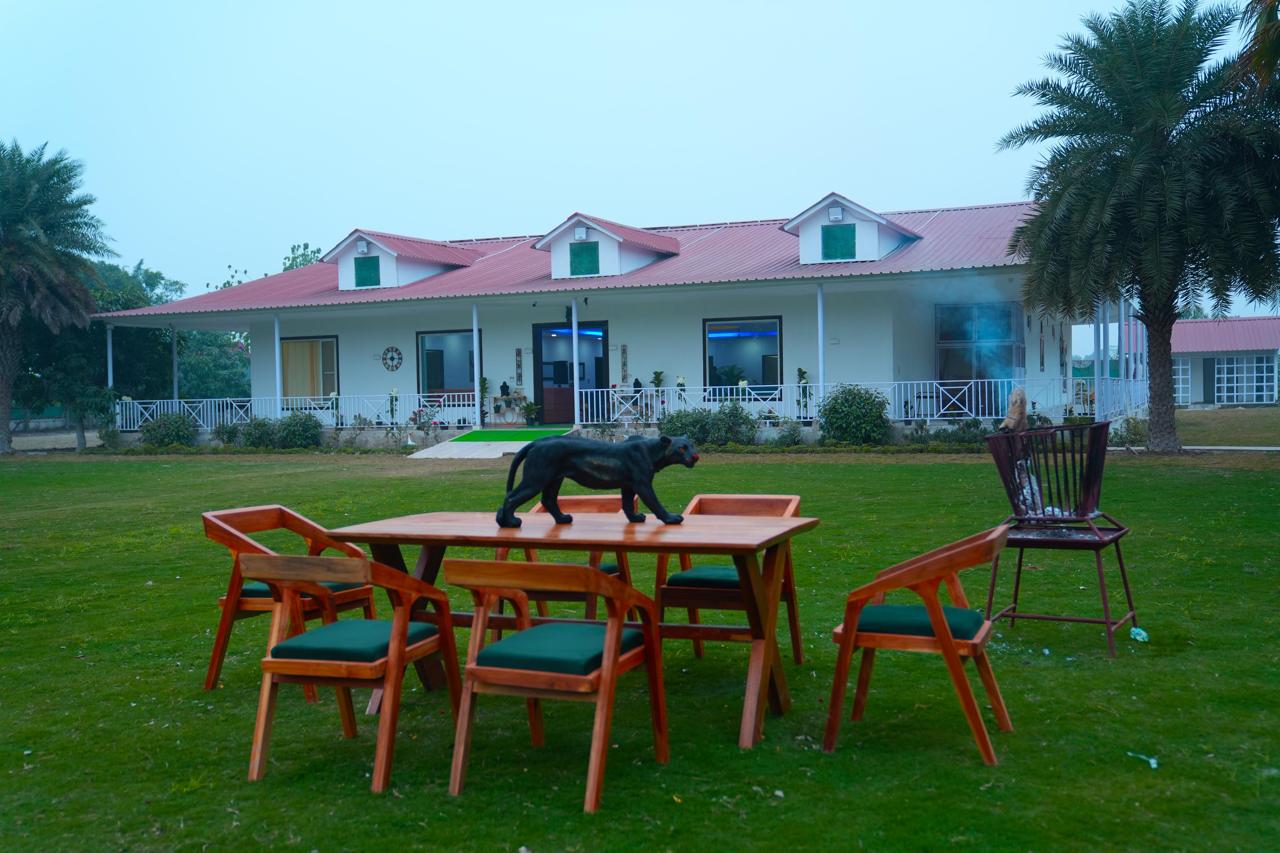 Luxury 6 BHK farmhouse With Private Pool in Noida Sector 135- FVB 124 - Image 5