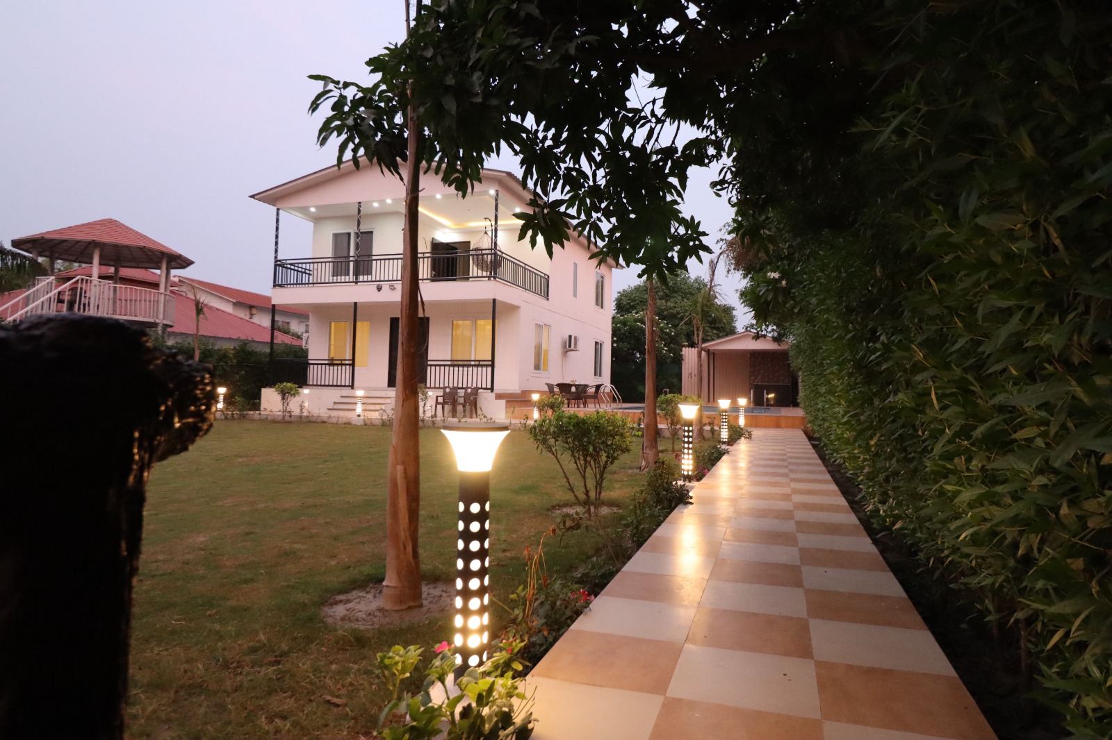 Premium 4 BHK property with private pool in noida sector 135