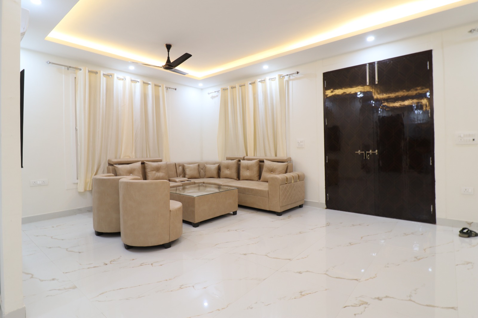 Premium 4 BHK property with private pool in noida sector 135 - Image 6
